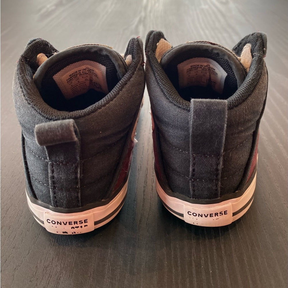 Converse Kids' Maroon & White Chuck Taylor All Star Axel Sneakers Size 9 - Picture 6 of 7